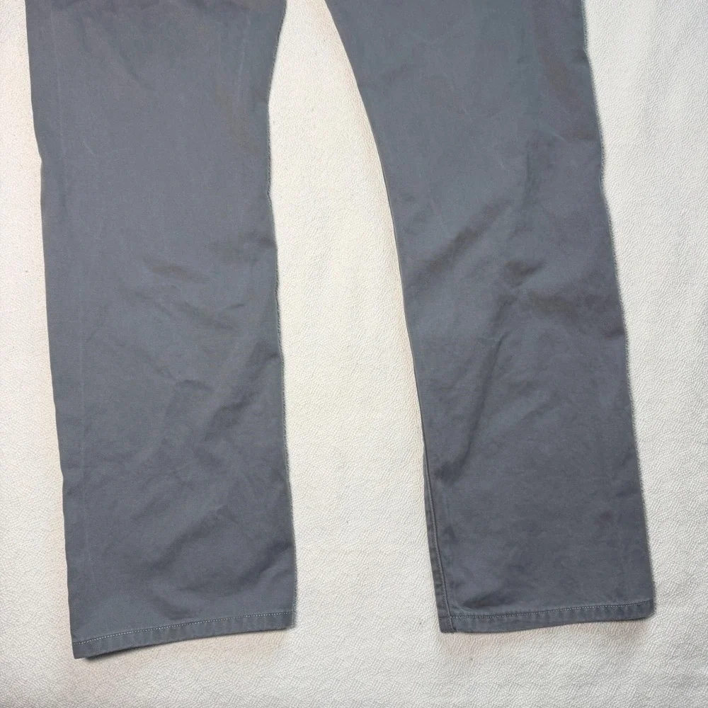 Levis Mens Chino Specifications Gray Flat Front Pants 55609-55328 39x34
